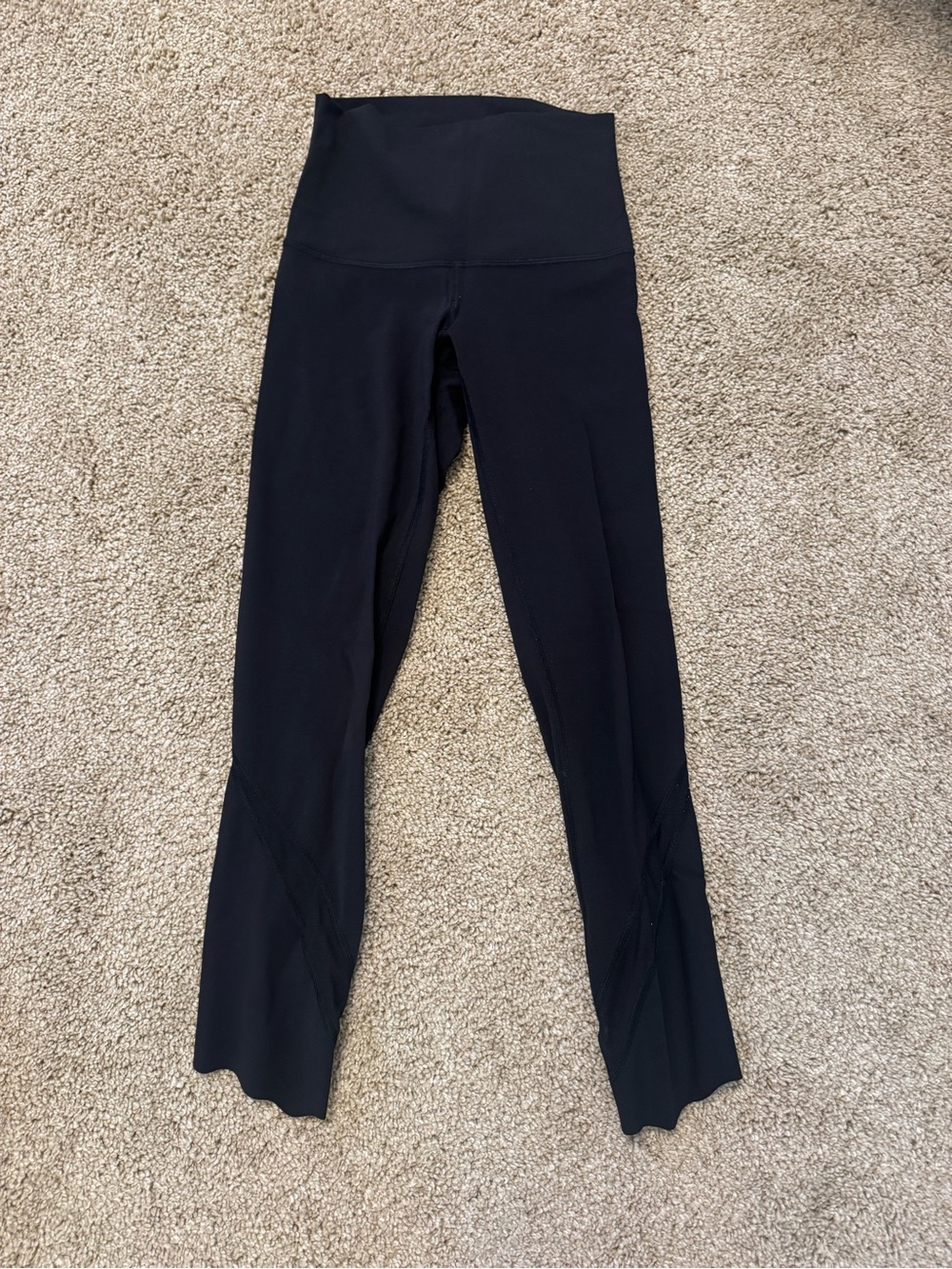 LULULEMON Black Scalloped Edge Leggings